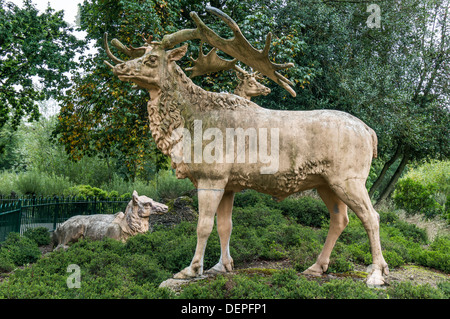 Hirsch/Reh Statue, Crystal Palace Park, London England. Stockfoto