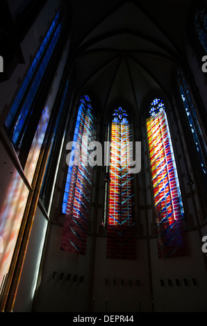 St.Paulskirche St.paul Kirchenraum gebeizt Glas München Stockfoto