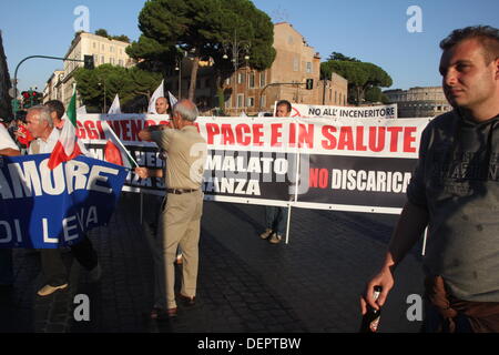 Rom, Italien. 21. September 2013. Protest gegen die Deponie bei Divino Amore Falcognana Bereich, Rom, Italien: Gari Wyn Williams / Alamy Live News Stockfoto