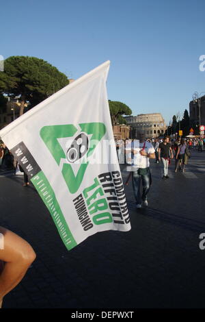 Rom, Italien. 21. September 2013. Protest gegen die Deponie bei Divino Amore Falcognana Bereich, Rom, Italien: Gari Wyn Williams / Alamy Live News Stockfoto