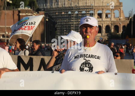 Rom, Italien. 21. September 2013. Protest gegen die Deponie bei Divino Amore Falcognana Bereich, Rom, Italien: Gari Wyn Williams / Alamy Live News Stockfoto