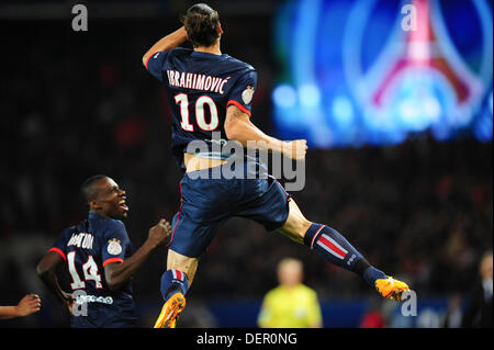 23.09.2013 Paris, Frankreich. Zlatan Ibrahimovic (PSG) feiert sein Tor in der französischen Ligue 1 Spiel zwischen Paris Saint-Germain und AS Monaco vom Parc des Princes. Stockfoto