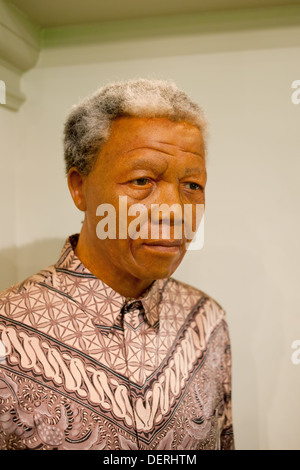 Nelson Mandela Wachsfigur bei Madame Tussauds Amsterdam, Holland, Niederlande. Stockfoto