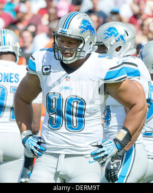 Landover, Maryland, USA. 22. September 2013. Detroit Lions, die defensive Tackle Ndamukong Suh (90) eine Atempause zwischen nimmt spielt im ersten Quartal gegen die Washington Redskins in FedEx Field in Landover, Maryland auf Sonntag, 22. September 2013. Bildnachweis: Ron Sachs / CNP Stockfoto