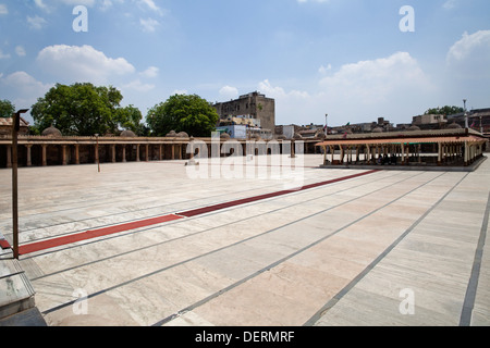 Innenhof einer Moschee Jama Masjid, Ahmedabad, Gujarat, Indien Stockfoto