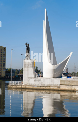 Erinnerung an die Fischer und die Statue des Hl. Nikolaus des Wundertäters, Kaliningrad, Russland Stockfoto