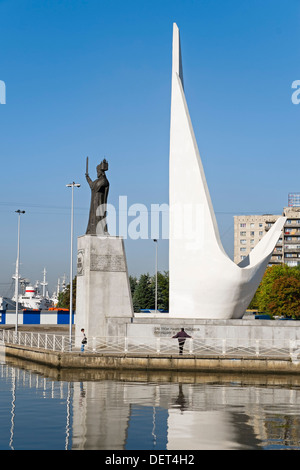 Erinnerung an die Fischer und die Statue des Hl. Nikolaus des Wundertäters, Kaliningrad, Russland Stockfoto