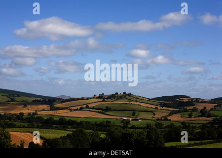 Das Tal von The River Clun von The Jack Mytton Weg Clun nahe der walisischen Grenze Shropshire, England Stockfoto