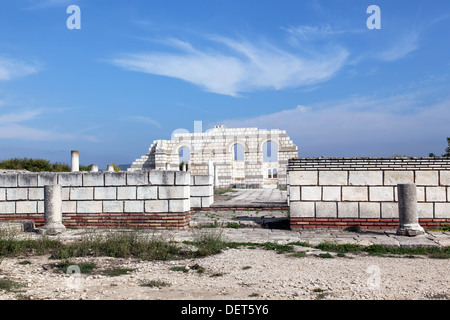 Die große Basilika in der ersten bulgarischen Hauptstadt Pliska Stockfoto