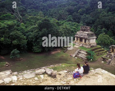 Blick auf den Tempel of the Cross Group bei Palenque Maya-Ruinen in Mexiko Stockfoto