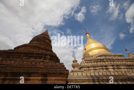 Gubyaukgyi und Myazedi Tempel im Bereich Myinkaba von Bagan, Myanmar. Stockfoto