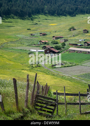 Shenako Dorf im großen Kaukasus, Tuscheti Region, Georgia. Stockfoto