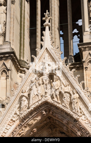 Der Eingang in das 13. Jahrhundert Kathedrale von Notre-Dame de Reims, Reims, Frankreich Stockfoto