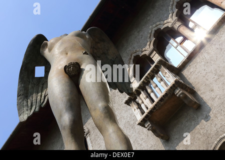 Verona, Castel Vecchio, Igor Mitoraj Skulpturen, Italien Stockfoto