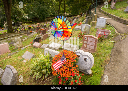 Grabsteine für die geliebten Haustiere Besitzer in Hartsdale Pet Cemetery in Hartsdale in Westchester County New York State Stockfoto