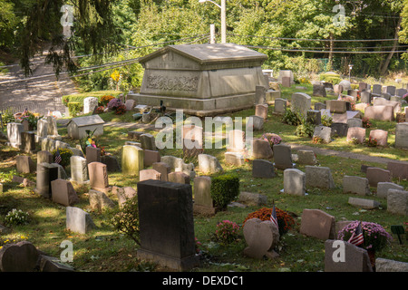 Grabsteine für die geliebten Haustiere Besitzer in Hartsdale Pet Cemetery in Hartsdale in Westchester County New York State Stockfoto