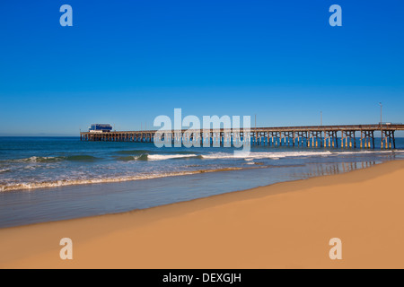 Newport Pier Strand in Kalifornien USA Surfen vor Ort Stockfoto