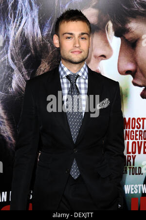 Los Angeles, Kalifornien, USA. 24. September 2013. Douglas Booth, die Teilnahme an der Los Angeles Premiere von '' Romeo & Julia '' statt im Arclight Theater in Hollywood, Kalifornien am 24. September 2013. 2013 © D. Long/Globe Photos/ZUMAPRESS.com/Alamy Live-Nachrichten Stockfoto