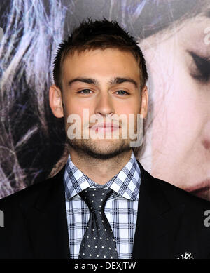 Los Angeles, Kalifornien, USA. 24. September 2013. Douglas Booth, die Teilnahme an der Los Angeles Premiere von '' Romeo & Julia '' statt im Arclight Theater in Hollywood, Kalifornien am 24. September 2013. 2013 © D. Long/Globe Photos/ZUMAPRESS.com/Alamy Live-Nachrichten Stockfoto