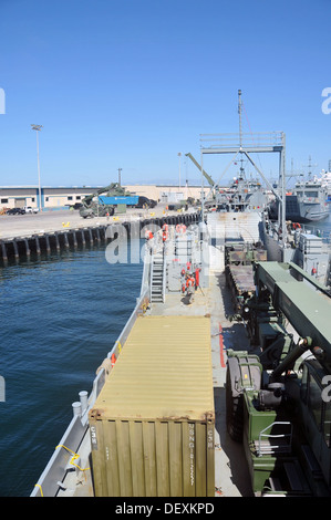 Landing Craft Utility (LCU) 2032, Vereinigte Staaten Armee Schiff (USAV) Palo Alto, 481. Transportation Company (schwere Boot), zieht ich Stockfoto