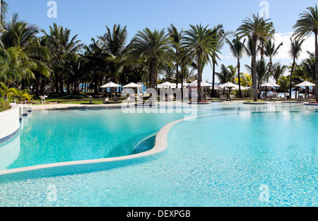 Schwimmbad im tropischen Resort auf Mauritius Stockfoto