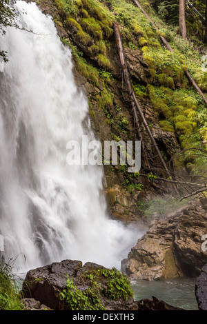 Ein Giessbach Herbst, Berneroberland - Berner Oberland (Hochland), Kanton Bern, Schweiz Stockfoto