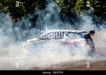 2013 Citroen DS3 WRC mit Pilot Mikko Hirvonen auf dem Goodwood Festival of Speed, Sussex, UK. Stockfoto