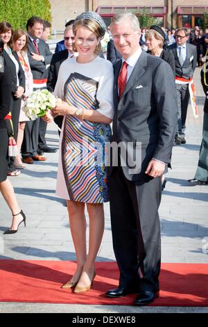 Hasselt, Belgien. 24. September 2013. Besuchen König Philippe (Filip) und Königin Mathilde Hasselt während ihrer Tournee durch Belgien als neuen König und Königin, 24. September 2013. Foto: Dpa/Patrick van Katwijk/Alamy Live News Stockfoto