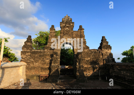 Bali, Halbinsel Bukit, Uluwatu, Pura Luhur Uluwatu Tempel in der Morgendämmerung, eines der wichtigsten gerichtete Tempel von Bali Stockfoto