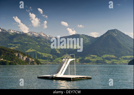 Wasserrutsche, Vitznau, Vierwaldstättersee, Kanton Luzern, Schweiz, Europa Stockfoto