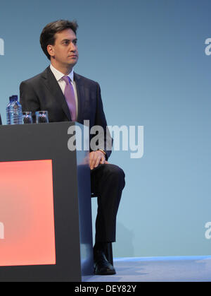 ED MILIBAND MP LABOUR PARTY-Chef 25. September 2013 BRIGHTON CENTRE BRIGHTON ENGLAND Stockfoto