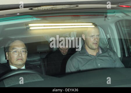 Hong Kong, China. 24. September 2013. David Beckham gesehen verlassen des Flughafens in Hong Kong, China am Dienstag Sep 24,2013. © Top Foto Corporation/Alamy Live News Stockfoto