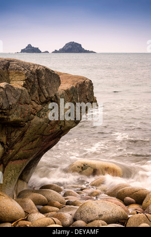 Schöne Landschaft von Porth Nanven Beach in Cornwall England Stockfoto