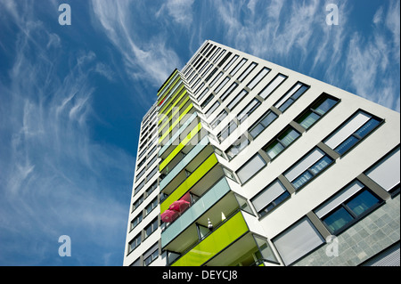 Passivhaus, High-Rise Gebäude renoviert wurde nach energieeffizienten Passivhausstandard, Freiburg Im Breisgau Stockfoto