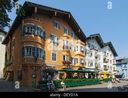 Traditionelle Häuser in der alten Stadt Kitzbühel, Tirol, Österreich, Europa Stockfoto