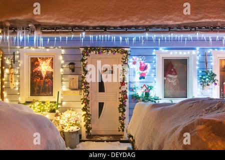 Weihnachtsbeleuchtung auf ein Haus in St. Andreasberg, Harz, Niedersachsen Stockfoto