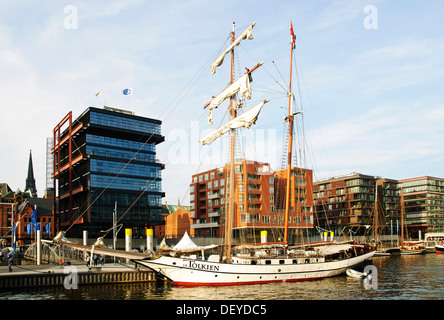 SS-Tolkien, historischen Segelschiff vor Anker in der Traditionsschiffhafen, traditionelle Schiff Hafen, Sandtorhafen, HafenCity Stockfoto