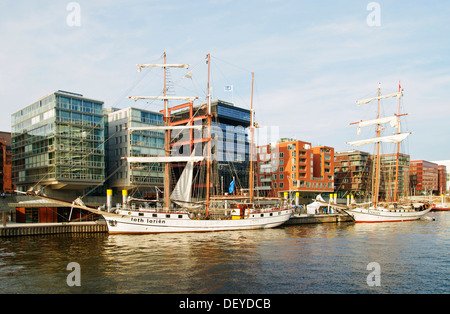 Historische Segelschiffe vor Anker in der Traditionsschiffhafen, traditionelle Schiff Hafen, Sandtorhafen, HafenCity, Hamburg Stockfoto