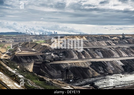 Garzweiler Tagebau Braunkohle Bergwerk, Grevenbroich, Rheinland, Nordrhein-Westfalen, Deutschland Stockfoto