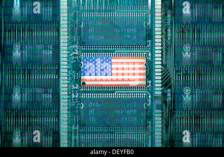 USA-Flagge am Computer Platin, Prisma Spaehprogramm, USA-Fahne Auf Computerplatine, Prisma Spähprogramm Stockfoto