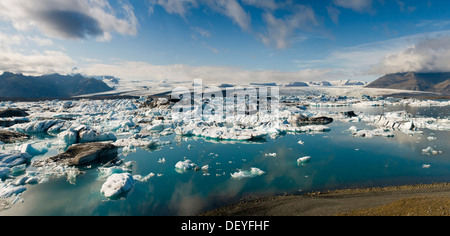 Eisberge auf der Jökulsárlón Gletscherfluss Lagune Jökulsárlón, Höfn, Island Stockfoto