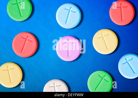 Die Pillen mit Kreuz, Designer-Drogen, Pillen Mit Kreuz, Designerdrogen Stockfoto