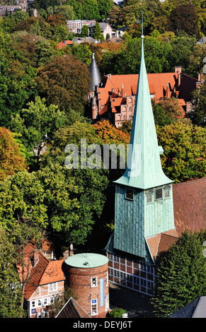 St. Peter und Pauli Kirche und Burg im Bergdorf, Hamburg, Deutschland, Europa, St. Petri Und Pauli Kirche Und Schloss in Stockfoto