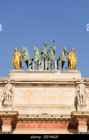 Quadriga auf dem Arc de Triomphe du Carrousel, Paris, Ile de France, Frankreich Stockfoto