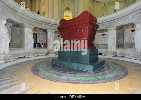 Grab von Napoleon, Kapelle von Saint-Louis-des-Invalides, Paris, Ile de France, Frankreich Stockfoto