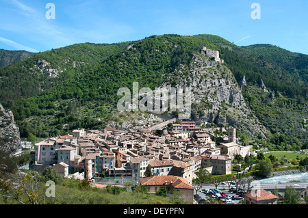 Mittelalterliche Stadt Entrevaux, gestärkt durch Vauban Frankreich Alpes de Haute Provence-Zitadelle Stockfoto