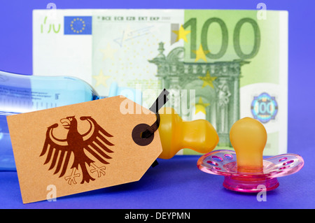 Beschriften Sie mit Bundesadler in einer Flasche Zitze vor ein Euro hundert, symbolische Foto Pflege Geld, Etikett Mit Bundesadler ein Einer Nu Stockfoto