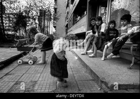 Mladost Wohnsiedlung am Stadtrand von Sophia, Bulgarien. April 1989 Stockfoto