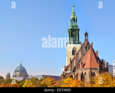 Marienkirche aus dem Osten gesehen, Berlin Stockfoto