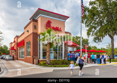 Kunden aus der Tür an der Chick-Fil-a Fast-Food-Restaurant in Ocala, Florida zur Unterstützung der christlichen Werte Line-up Stockfoto